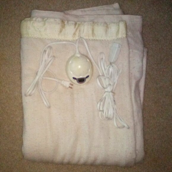 Electric Blanket: Sunbeam. Washable. Good Condition - Picture 1 of 7